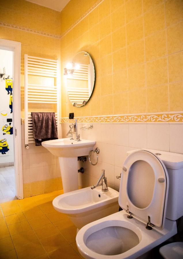 Blue Door Hostel Тирана Екстериор снимка